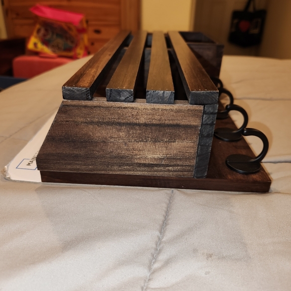 MAIL AND KEY RACK - NEW - Picture 4 of 9